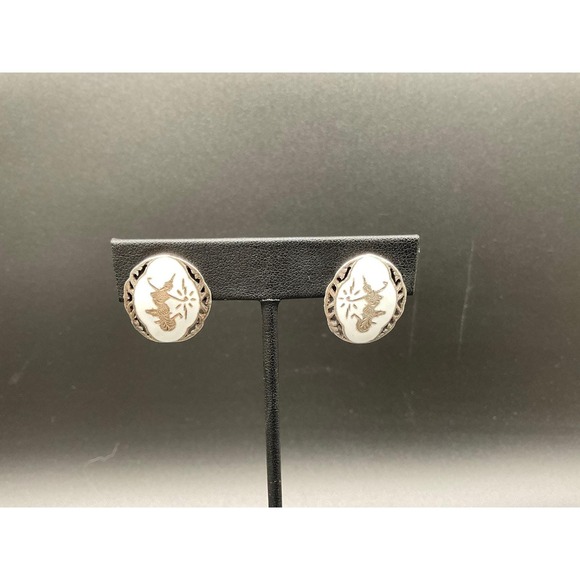 Vintage Siam Sterling Clip-On Earrings Niello‎ Style White Enamel Dancing Figure - Picture 1 of 5
